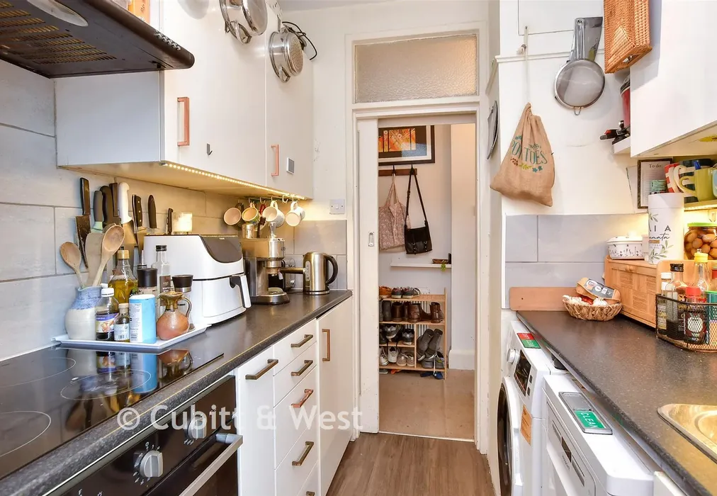 Kitchen - London Road, Brighton, East Sussex - Wards of Kent