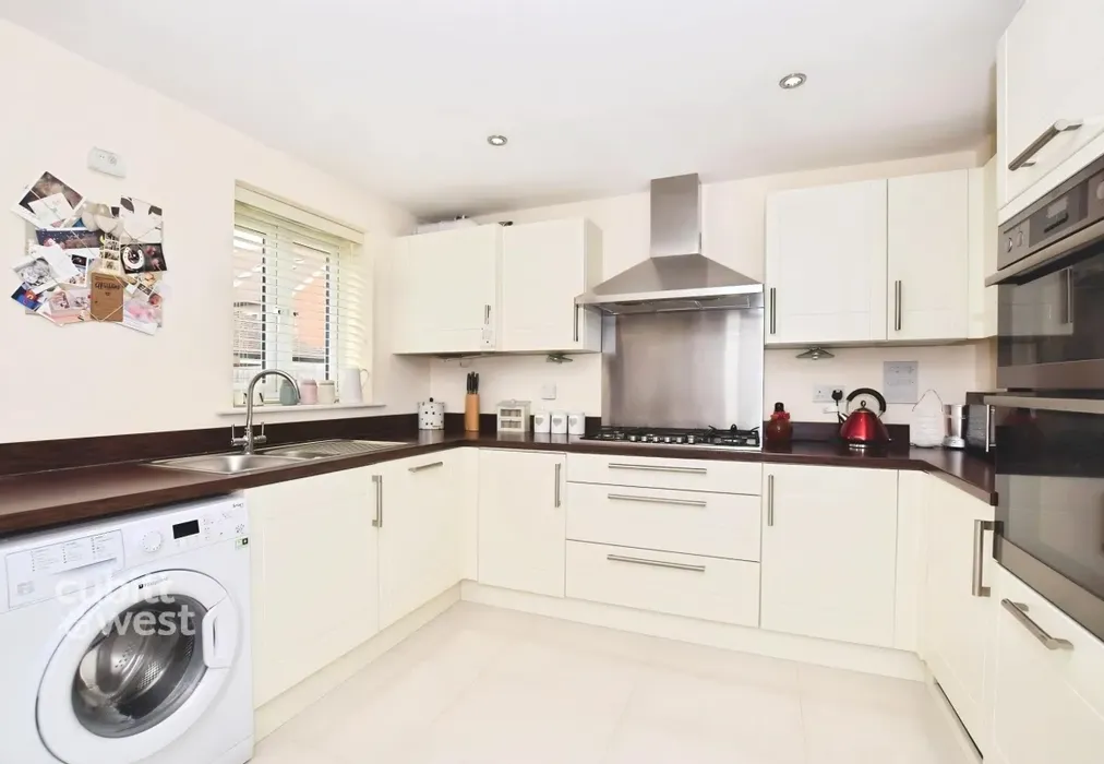 Kitchen - Woodman Way The Acres RH6 - Wards of Kent