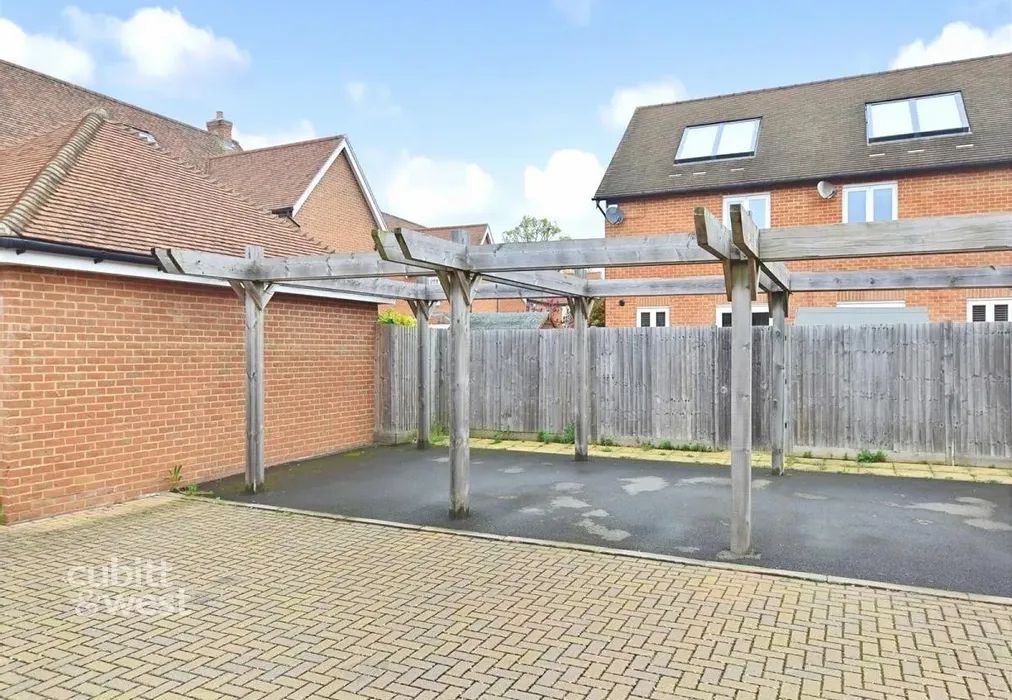 Parking - Woodman Way The Acres RH6 - Wards of Kent