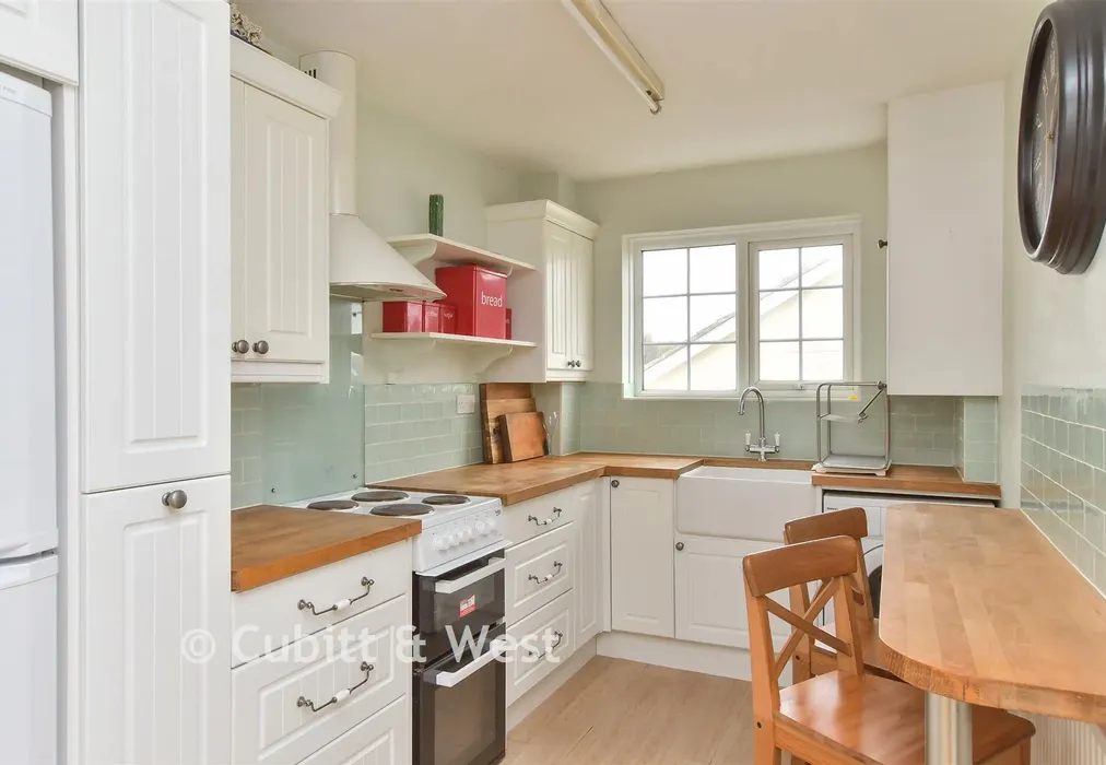 Kitchen - Ambleside Avenue, Telscombe Cliffs, Peacehaven, East Sussex - Wards of Kent
