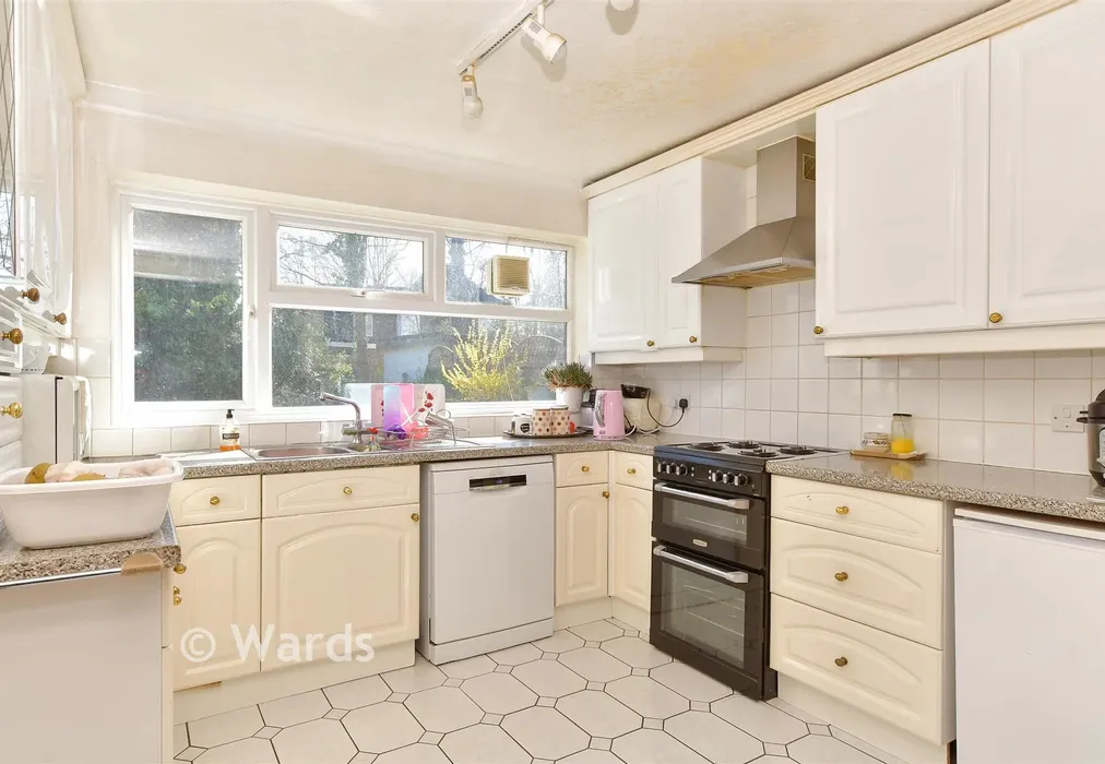 Kitchen - Maidstone Road, Chatham, Kent - Wards of Kent