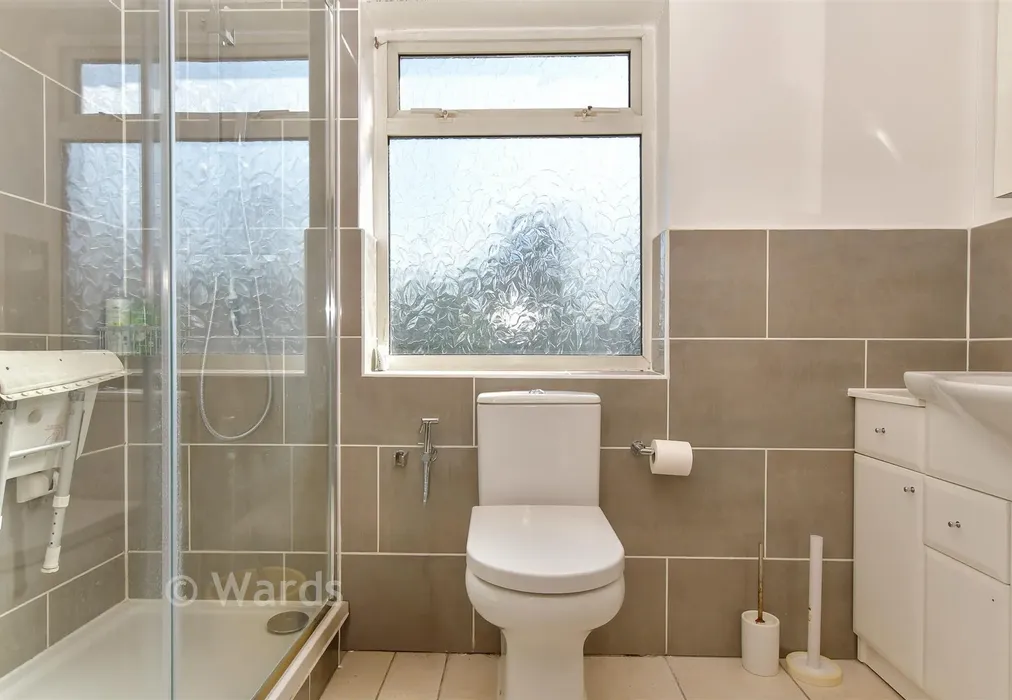 Shower Room - Maidstone Road, Chatham, Kent - Wards of Kent