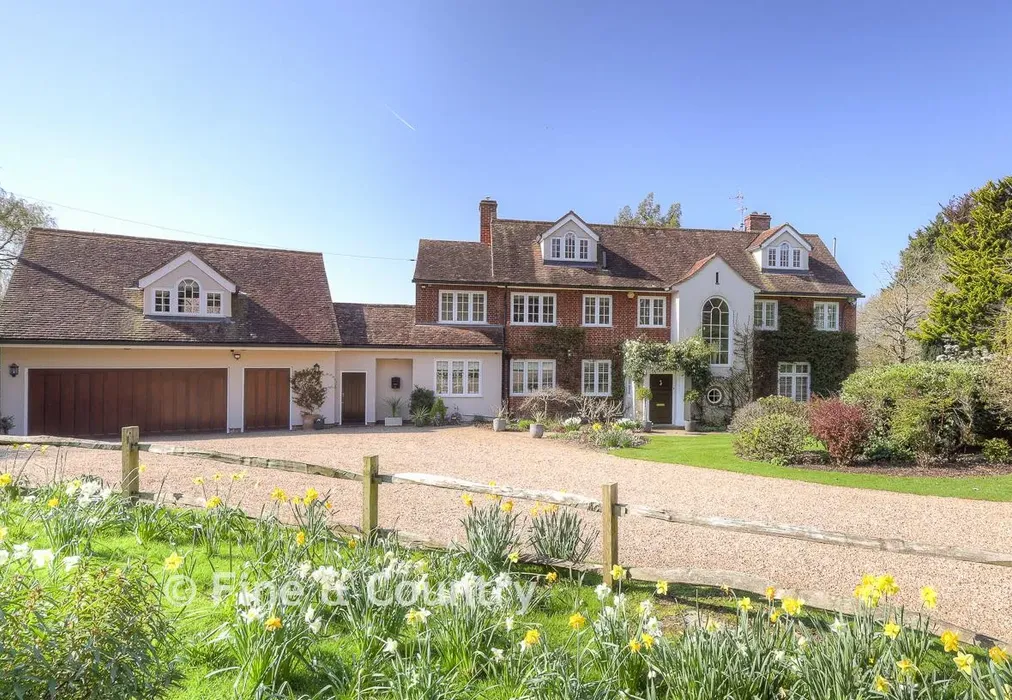 Front - Mount End, Theydon Mount, Epping, Essex - Wards of Kent