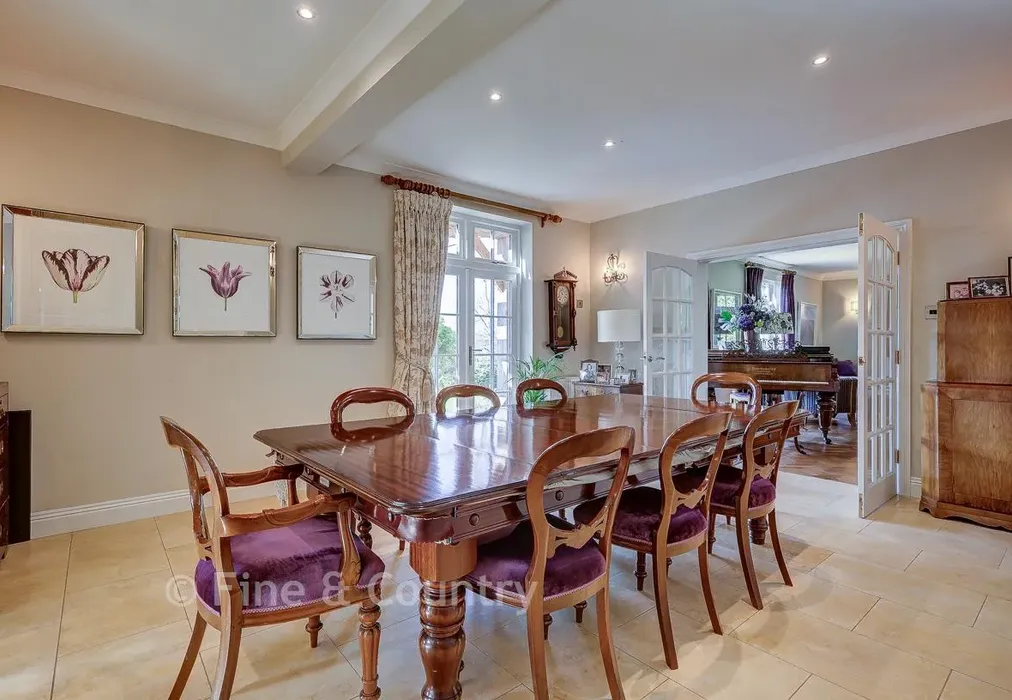 Dining Room - Mount End, Theydon Mount, Epping, Essex - Wards of Kent