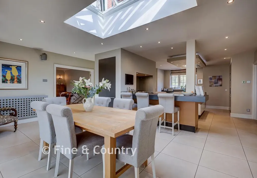 Breakfast Area - Mount End, Theydon Mount, Epping, Essex - Wards of Kent