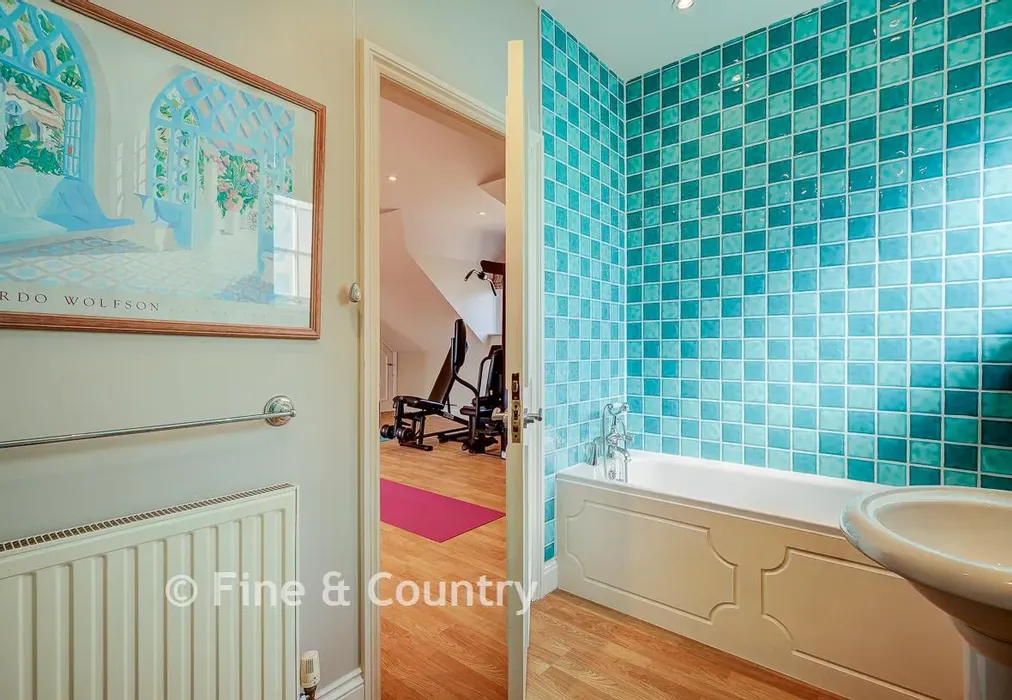 Gym Bathroom - Mount End, Theydon Mount, Epping, Essex - Wards of Kent
