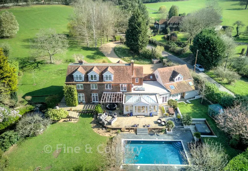 Drone - Mount End, Theydon Mount, Epping, Essex - Wards of Kent