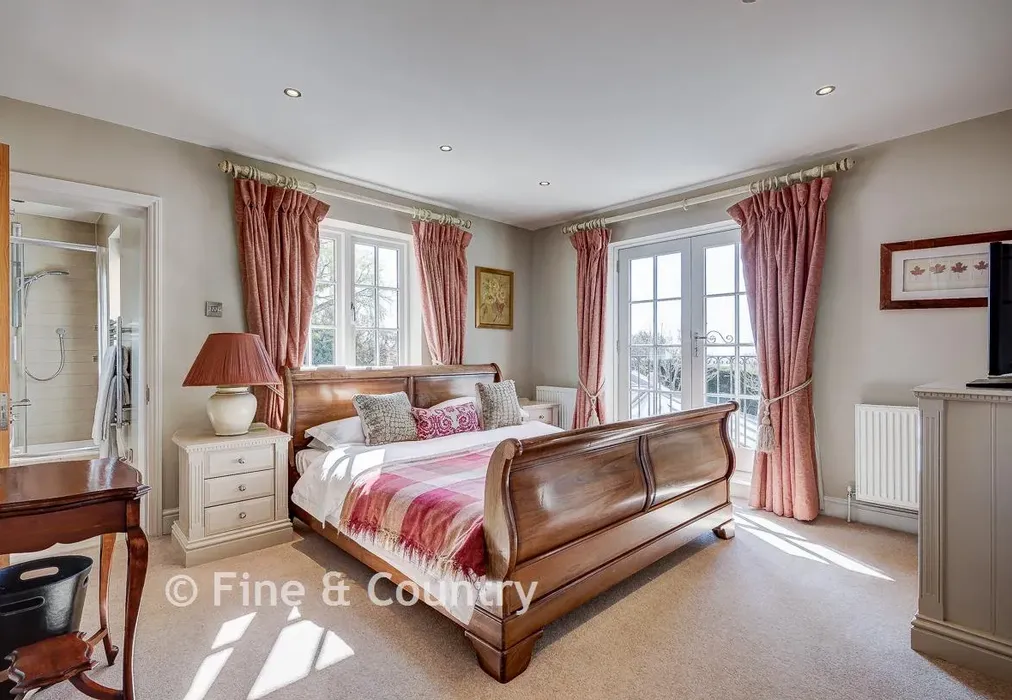 Bedroom 2 - Mount End, Theydon Mount, Epping, Essex - Wards of Kent