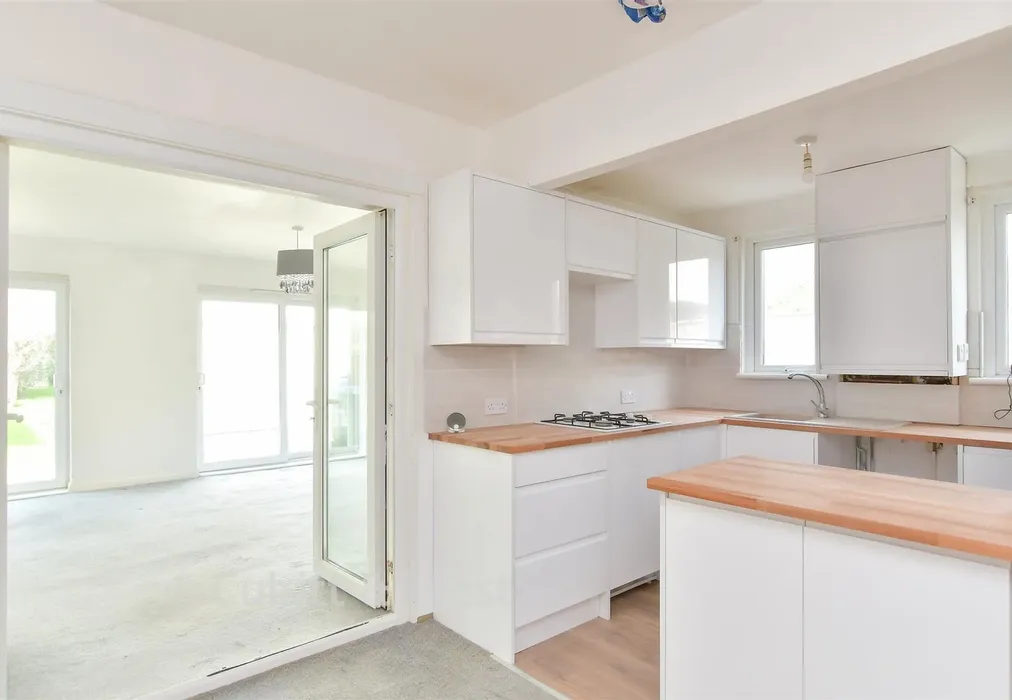 Kitchen/ Diner - Telscombe Cliffs Way, Telscombe Cliffs, Peacehaven, East Sussex - Wards of Kent