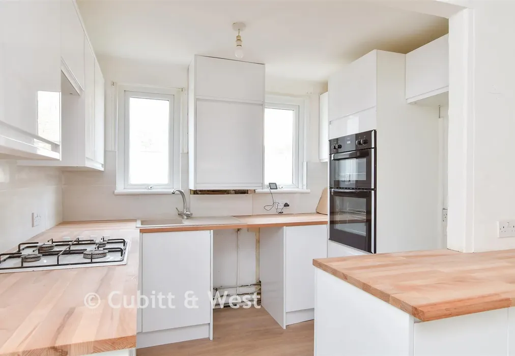 Kitchen/ Diner - Telscombe Cliffs Way, Telscombe Cliffs, Peacehaven, East Sussex - Wards of Kent