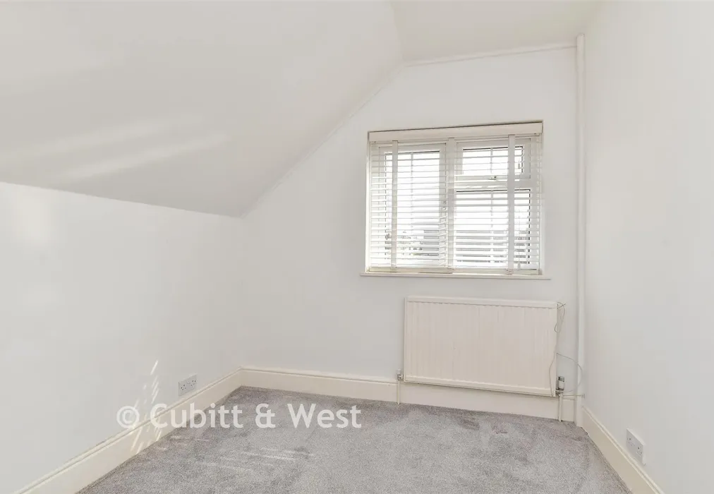 Bedroom 3 - Telscombe Cliffs Way, Telscombe Cliffs, Peacehaven, East Sussex - Wards of Kent