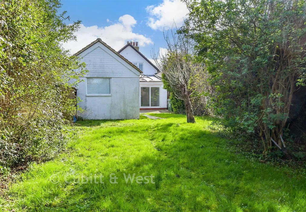 Rear Garden - Telscombe Cliffs Way, Telscombe Cliffs, Peacehaven, East Sussex - Wards of Kent
