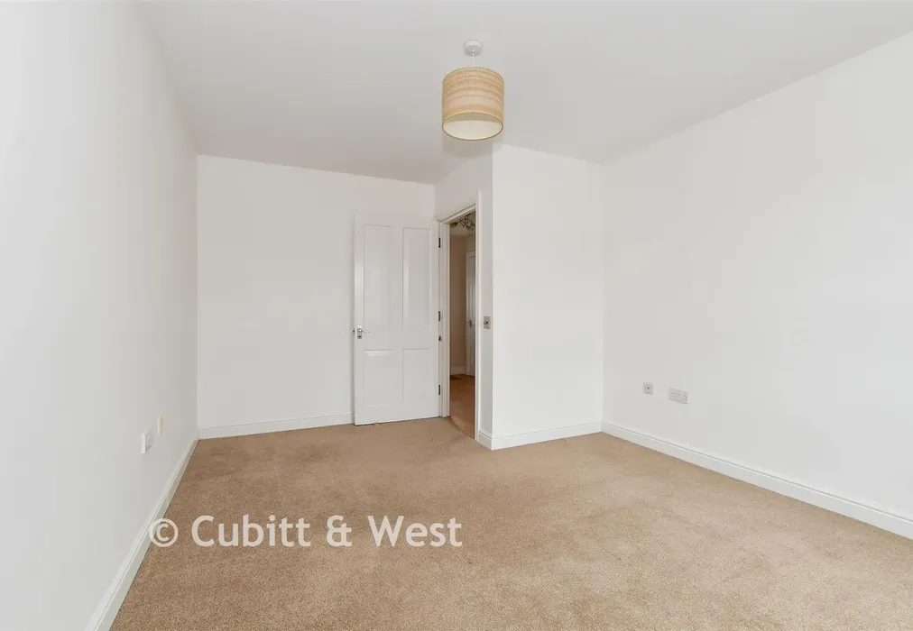 Bedroom 1 - Station Road South, Southwater, Horsham, West Sussex - Wards of Kent