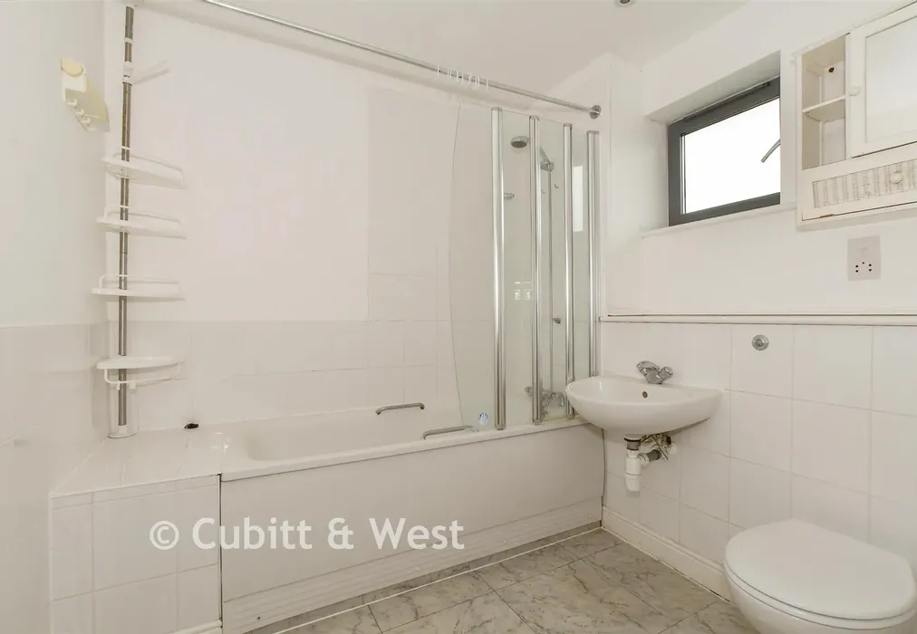 Bathroom - Station Road South, Southwater, Horsham, West Sussex - Wards of Kent