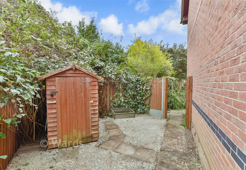 Side Garden - Ten Acre Way, Rainham, Gillingham, Kent - Wards of Kent