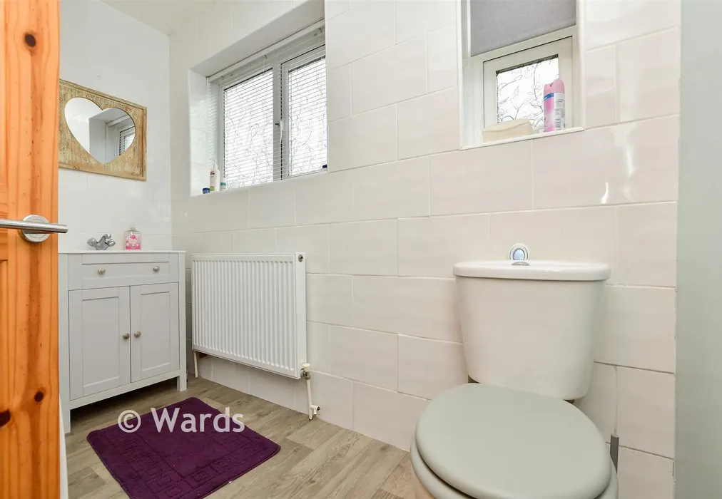Bathroom - Violet Avenue, Ramsgate, Kent - Wards of Kent