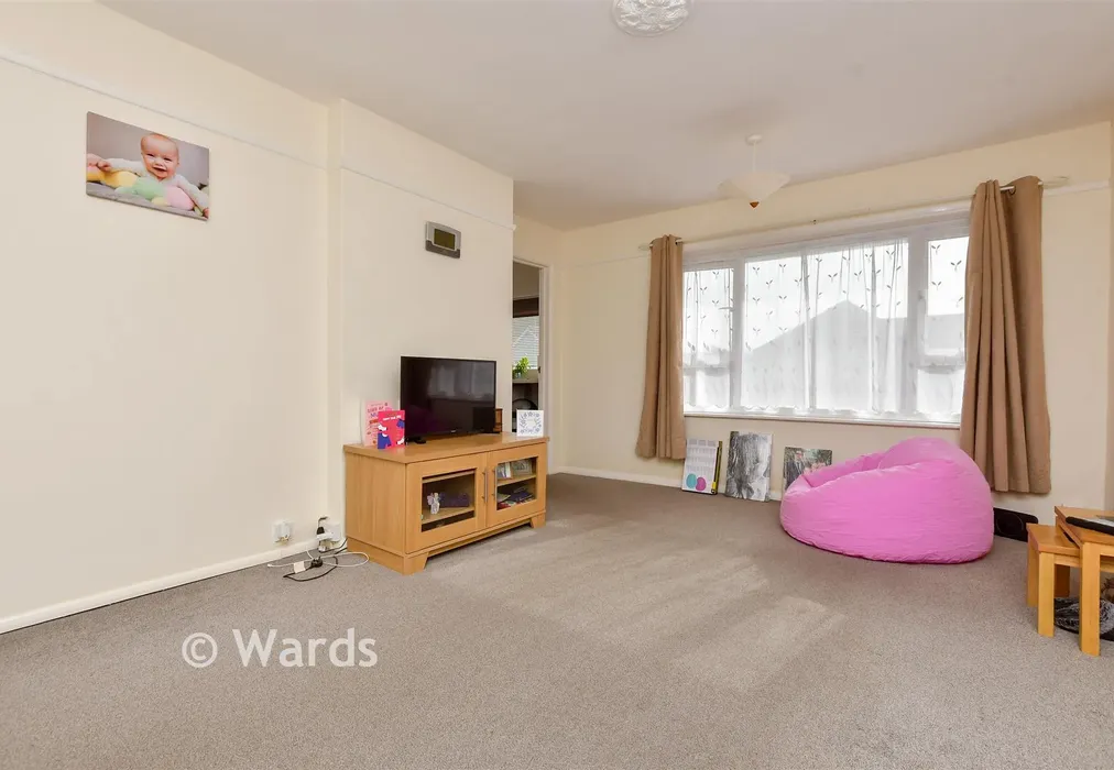 Lounge - Violet Avenue, Ramsgate, Kent - Wards of Kent