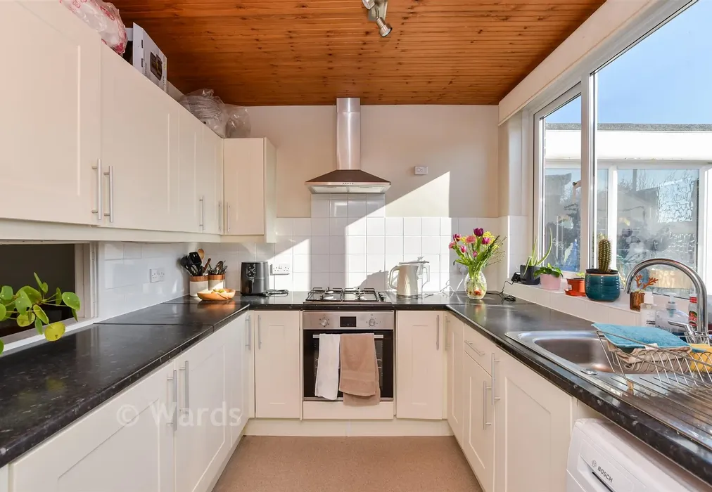 Kitchen - Magdalen Court, Broadstairs, Kent - Wards of Kent
