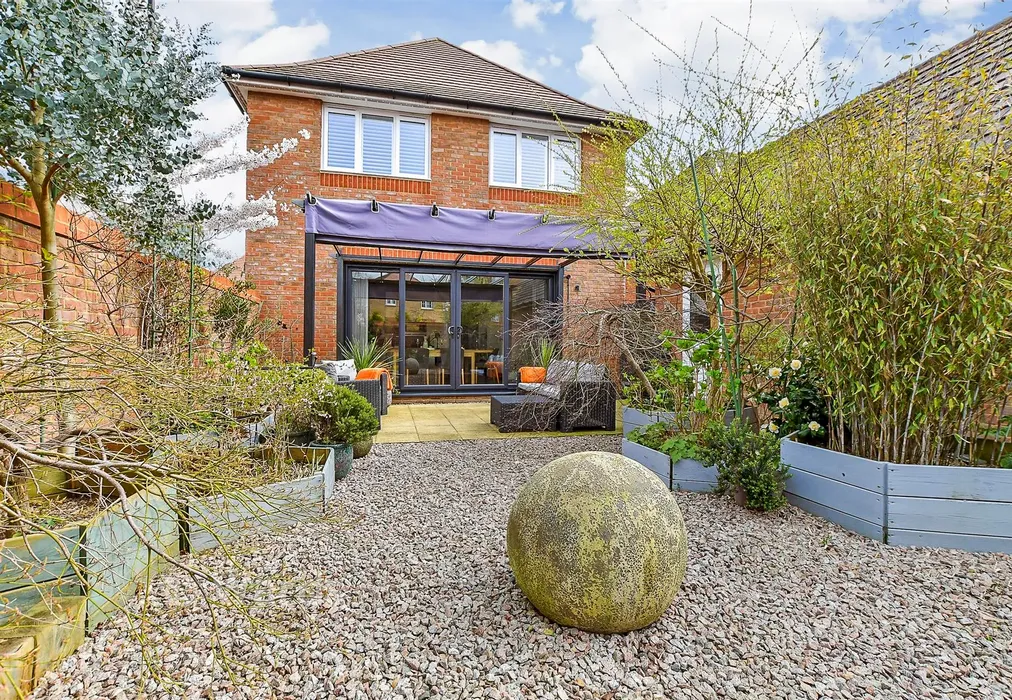 Rear Elevation - Great Threads, Staplehurst, Kent - Wards of Kent