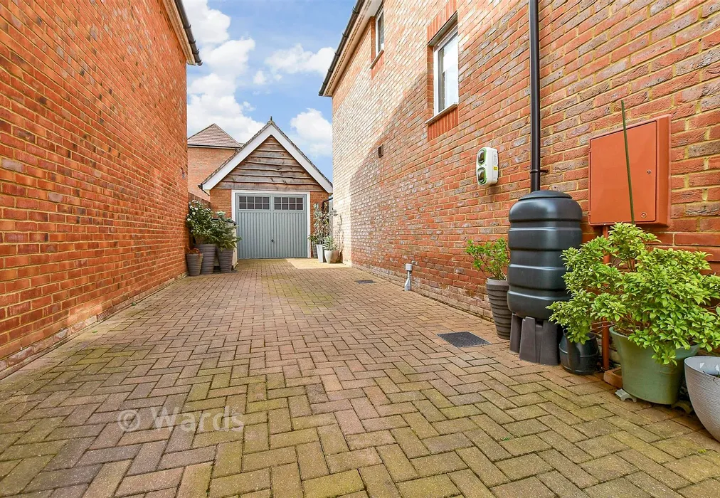Garage - Great Threads, Staplehurst, Kent - Wards of Kent