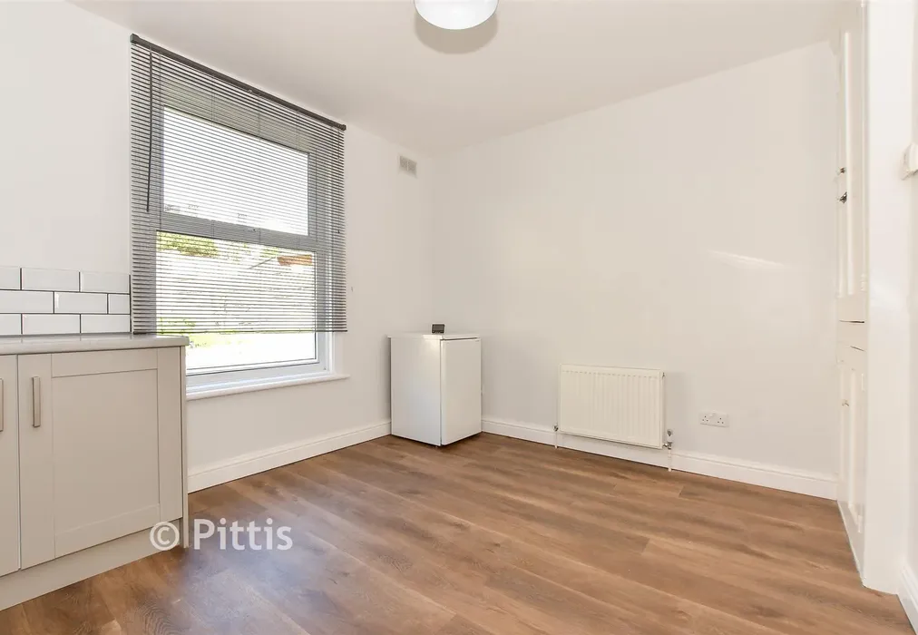 Kitchen/Dining Room - Park Road, Cowes, Isle of Wight - Wards of Kent