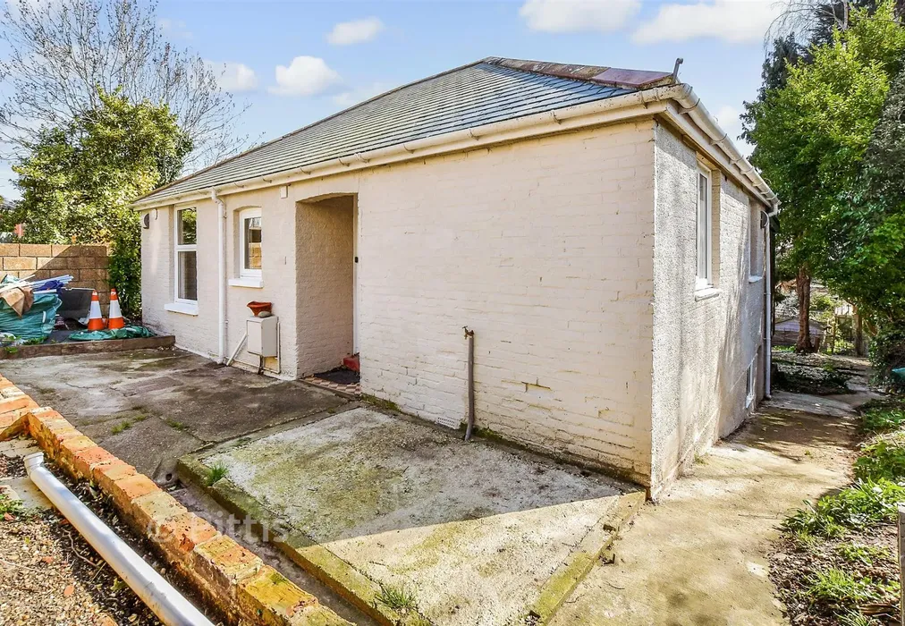 External (Web)* - Park Road, Cowes, Isle of Wight - Wards of Kent