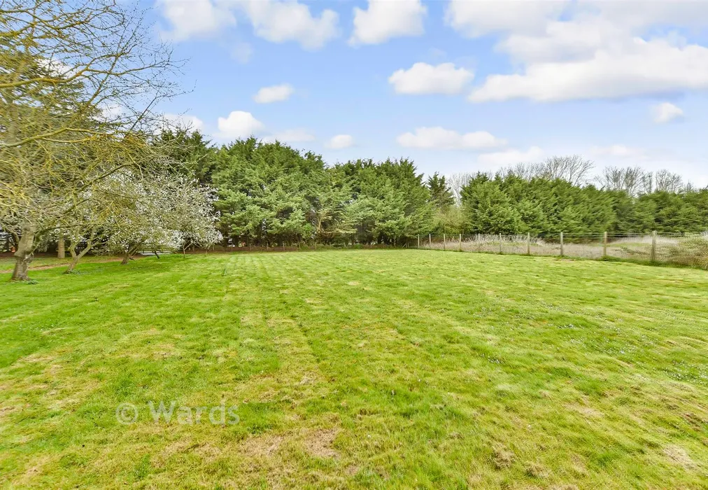 Front Garden - Brogdale Road, Faversham, Kent - Wards of Kent