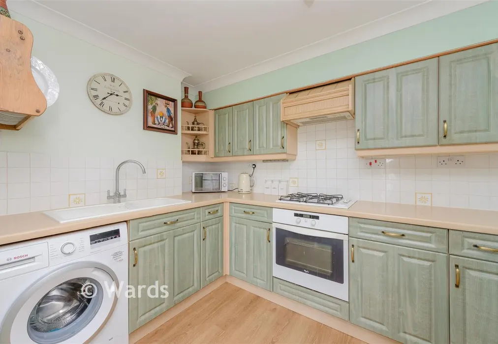 Kitchen - Applecross Close, Rochester, Kent - Wards of Kent