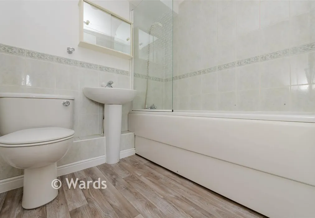 Bathroom - Applecross Close, Rochester, Kent - Wards of Kent