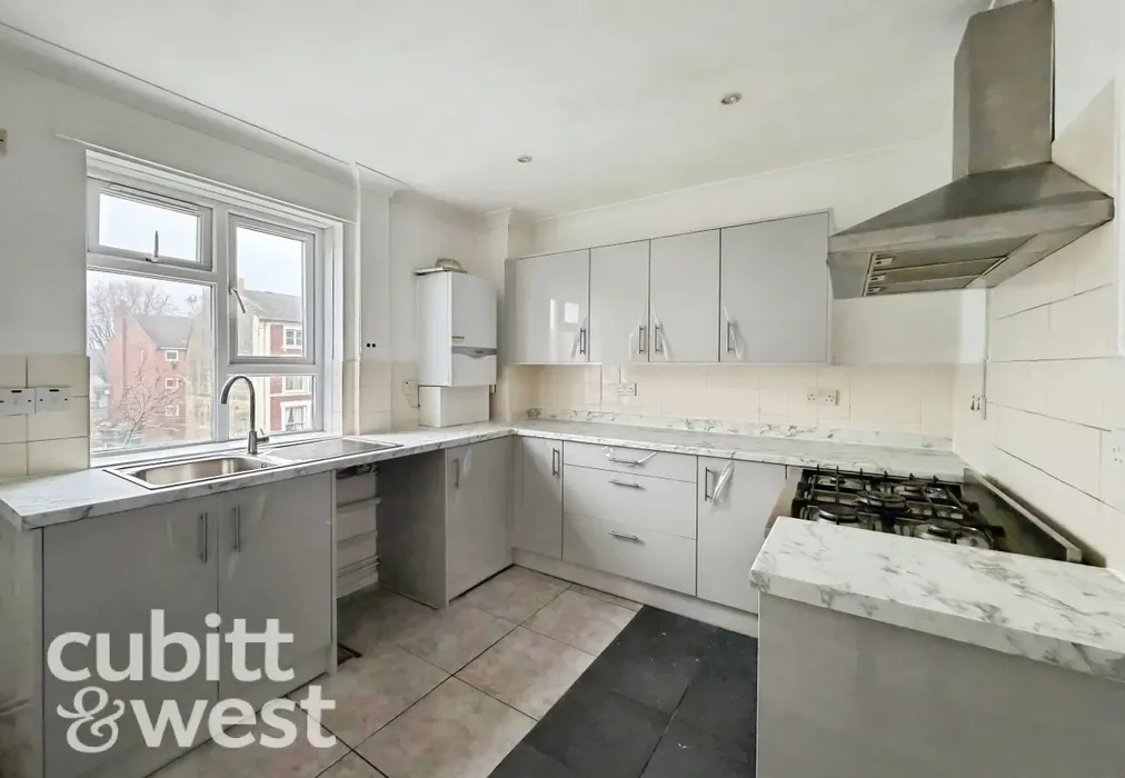  - AVAILABLE WITH NO DEPOSIT King Street Southsea PO5 - Wards of Kent