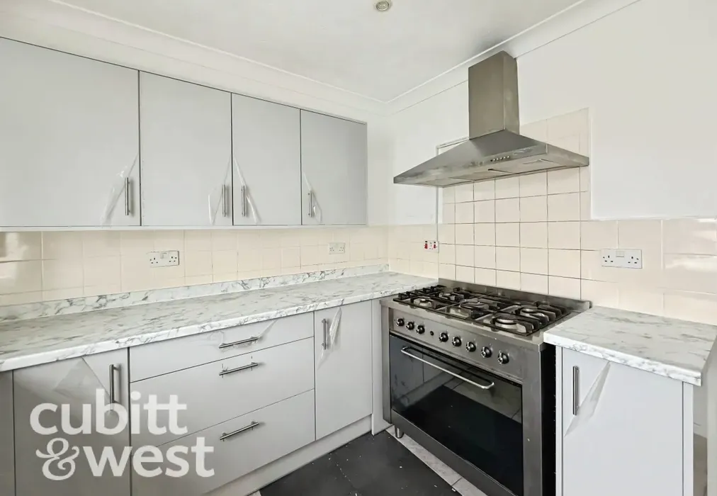  - AVAILABLE WITH NO DEPOSIT King Street Southsea PO5 - Wards of Kent