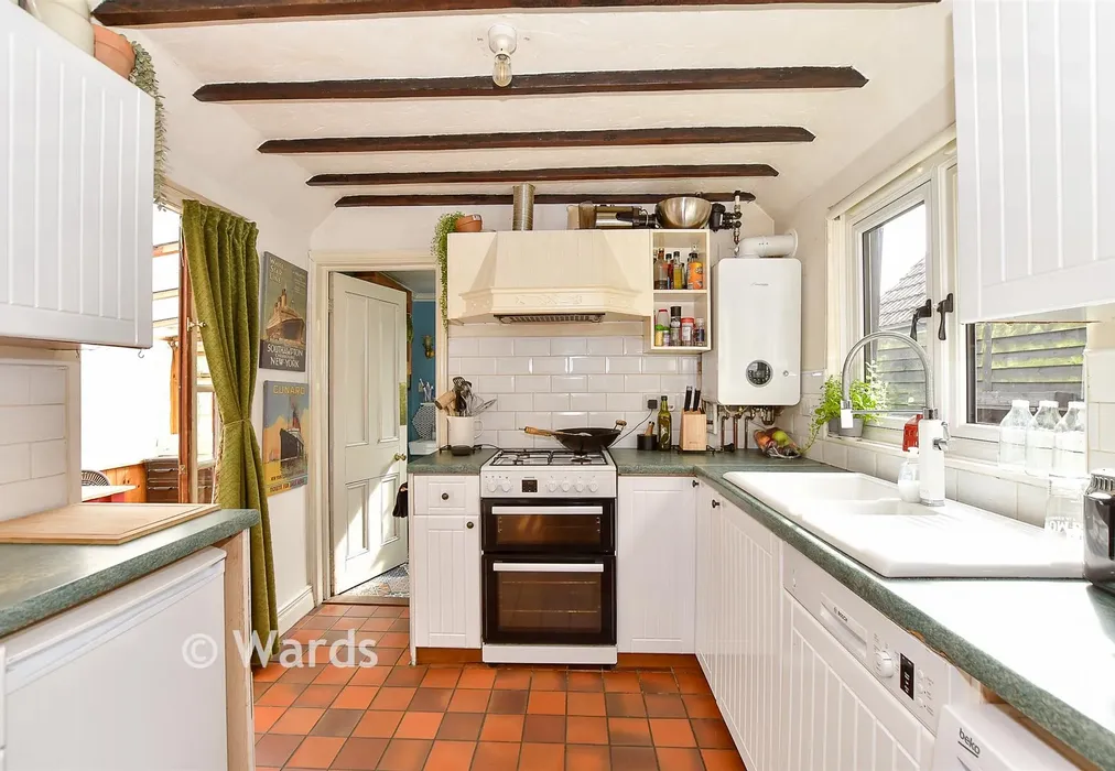 Kitchen - Goudhurst Road, Marden, Kent - Wards of Kent