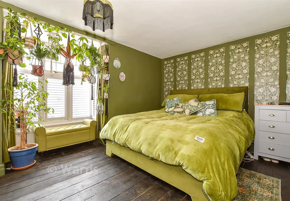 Bedroom 1 - Goudhurst Road, Marden, Kent - Wards of Kent