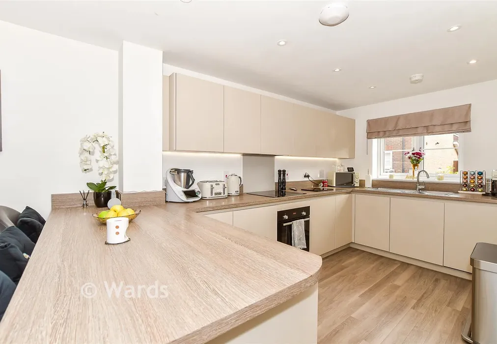 Kitchen - Seymour Drive, Marden, Marden, Kent - Wards of Kent