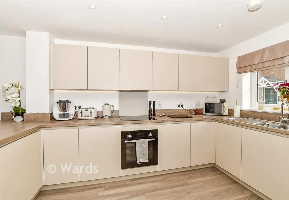 Kitchen - Seymour Drive, Marden, Marden, Kent - Wards of Kent