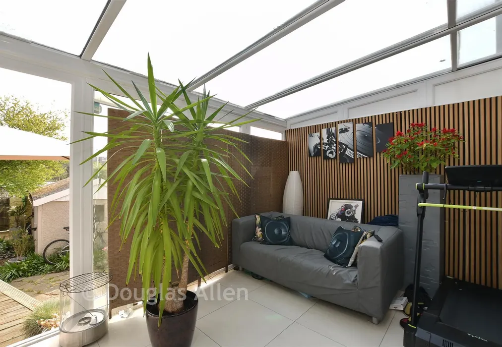 Conservatory Area - Larkshall Road, Chingford - Wards of Kent