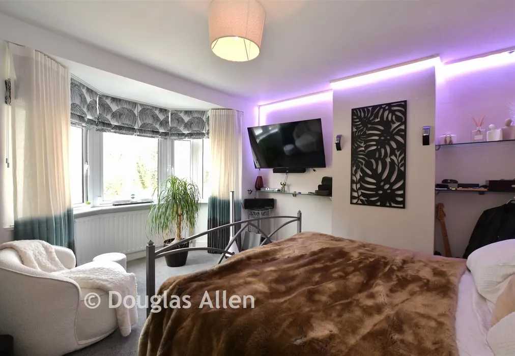 Bedroom 1 - Larkshall Road, Chingford - Wards of Kent