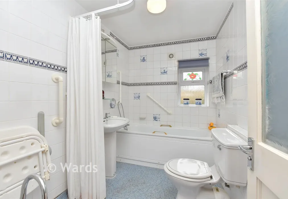 Bathroom - Wing Road, Leysdown-On-Sea, Sheerness, Kent - Wards of Kent