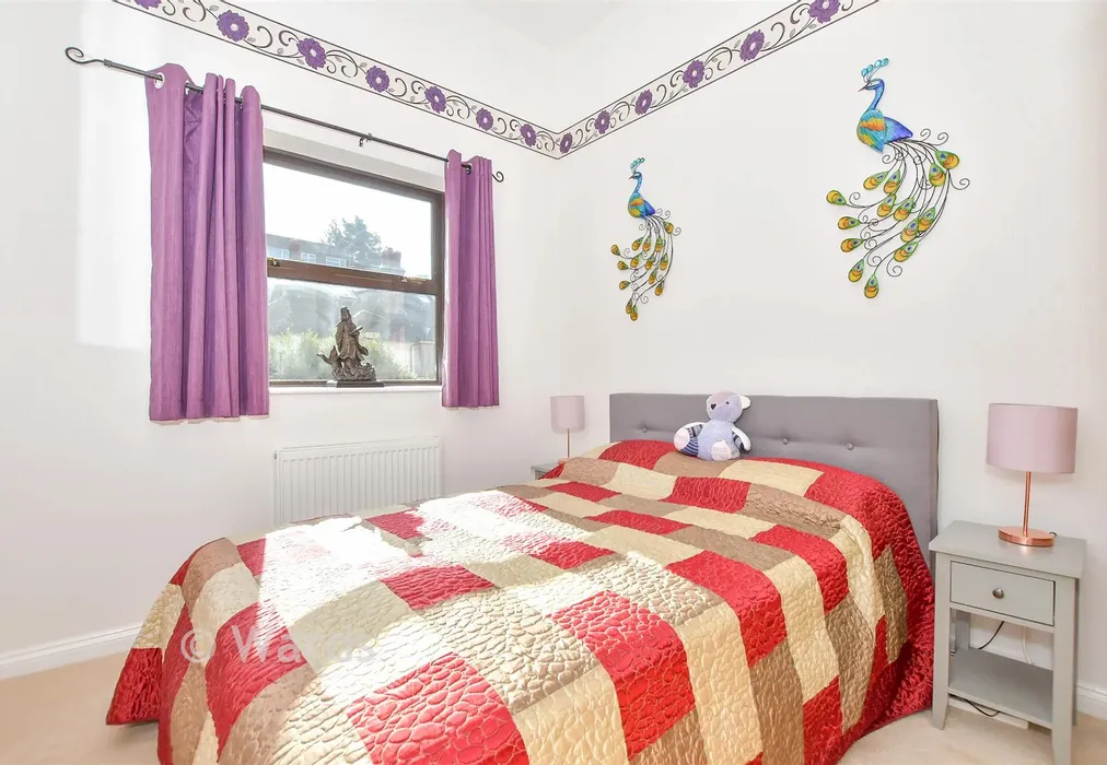 Bedroom 2 - Esplanade, Rochester, Kent - Wards of Kent