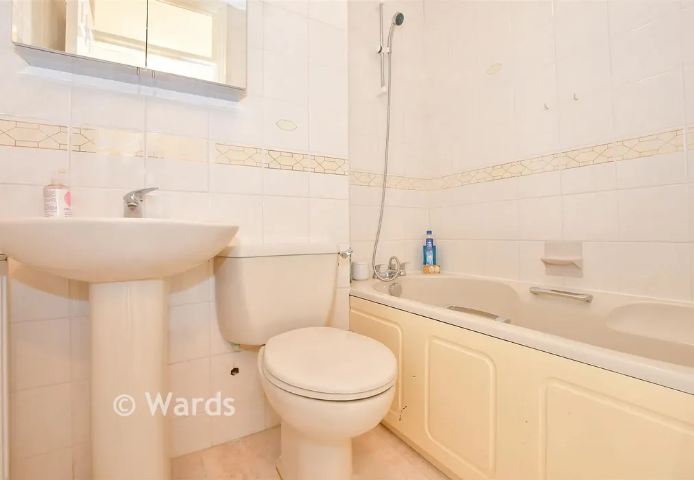Bathroom - Esplanade, Rochester, Kent - Wards of Kent