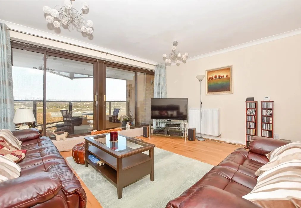 Lounge/Diner - Esplanade, Rochester, Kent - Wards of Kent