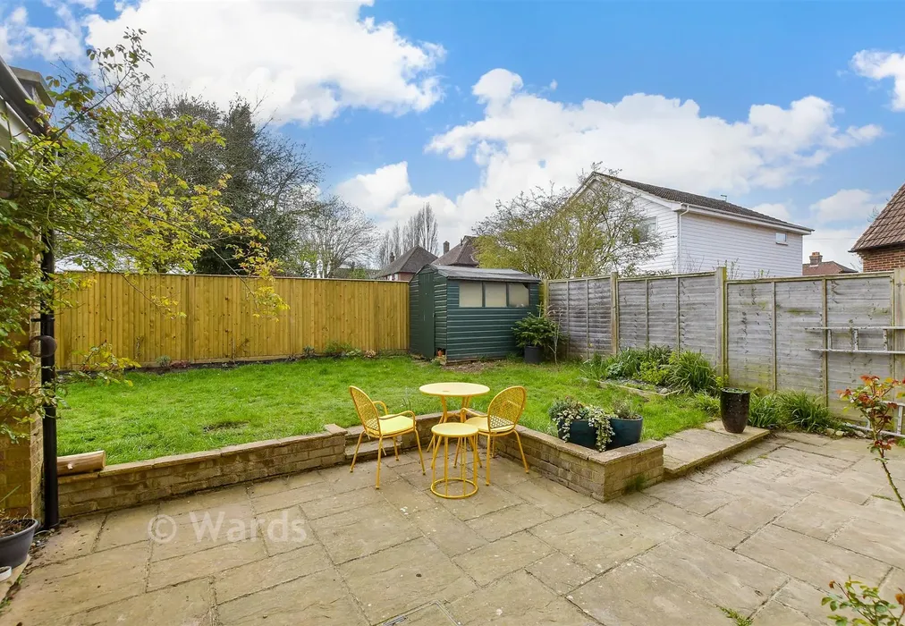Rear Garden - The Foreland, Canterbury, Kent - Wards of Kent