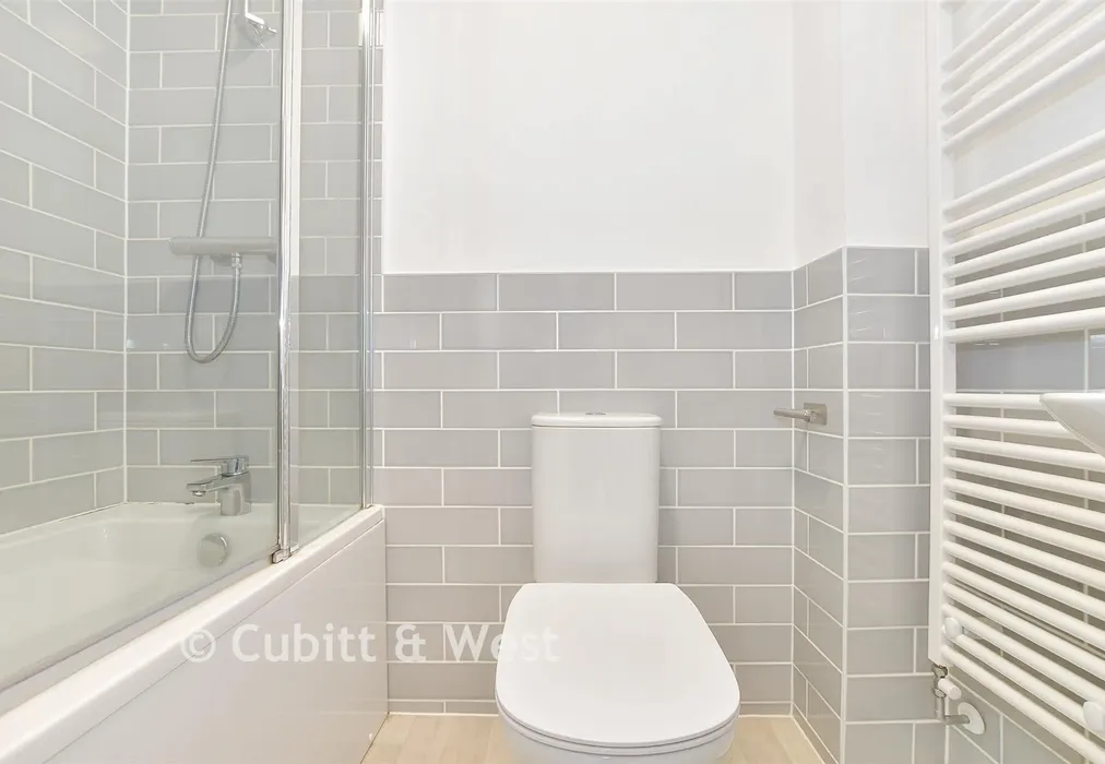 Bathroom - Virginia Drive, Haywards Heath, West Sussex - Wards of Kent