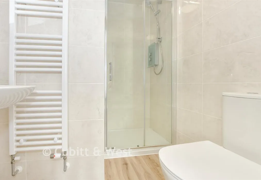 En-Suite Shower Room - Virginia Drive, Haywards Heath, West Sussex - Wards of Kent