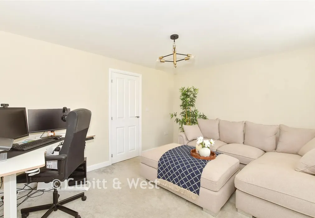 Lounge - Virginia Drive, Haywards Heath, West Sussex - Wards of Kent