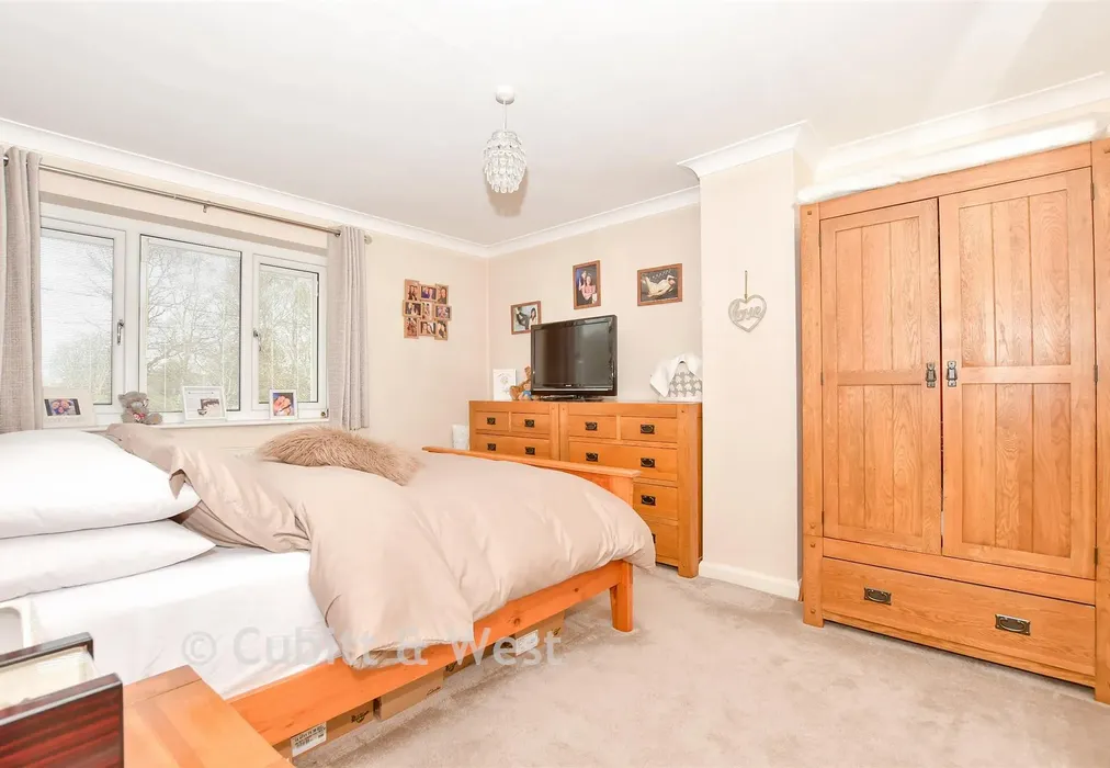 Bedroom 3 - Newchapel Road, Lingfield, Surrey - Wards of Kent