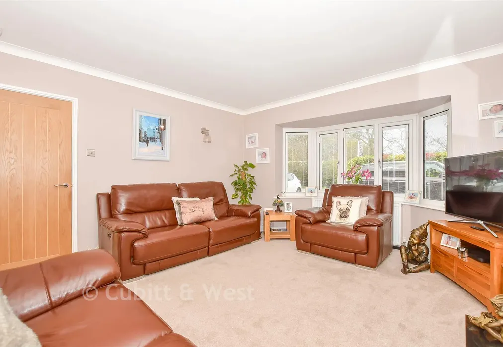 Lounge - Newchapel Road, Lingfield, Surrey - Wards of Kent