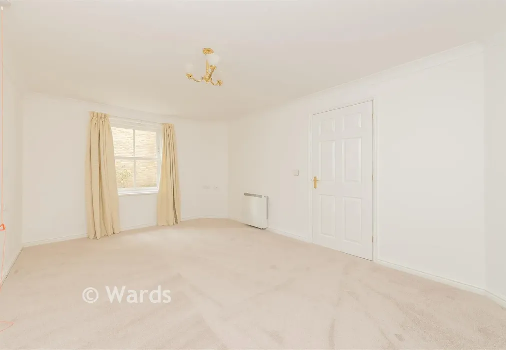 Bedroom 1 - Glen View, Gravesend, Kent - Wards of Kent