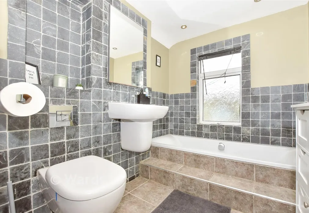 Bathroom - High Street, Maidstone, Kent - Wards of Kent