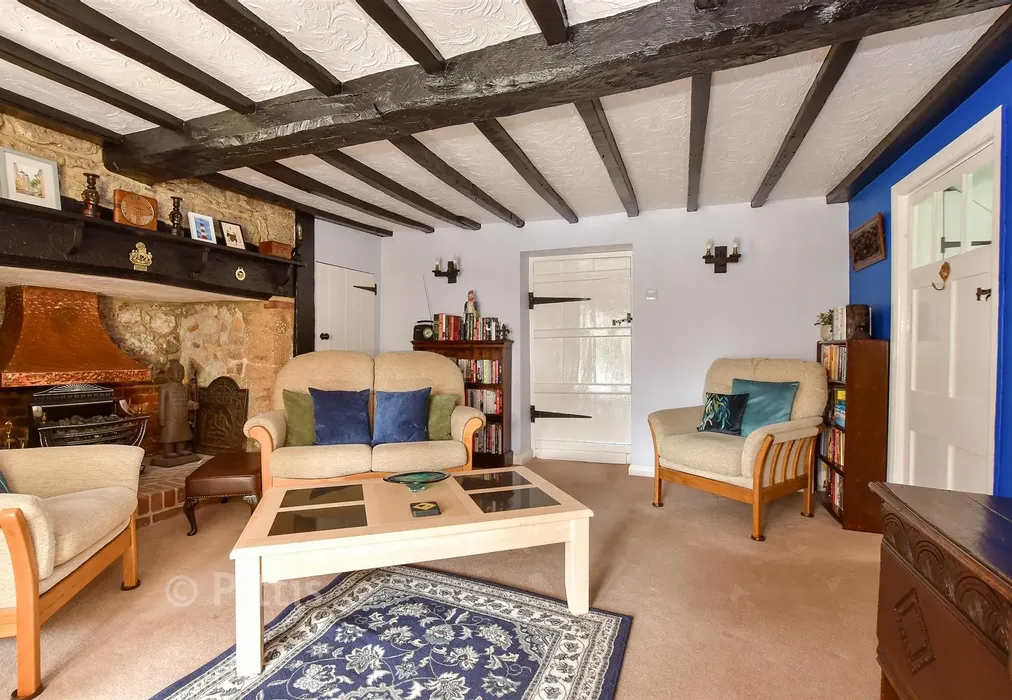 Lounge - Warlands Lane, Shalfleet, Newport, Isle of Wight - Wards of Kent